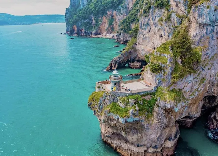 Piso Centrico Con Balcon En Santoña