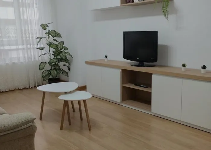 Piso Centrico Con Balcon En * Santoña