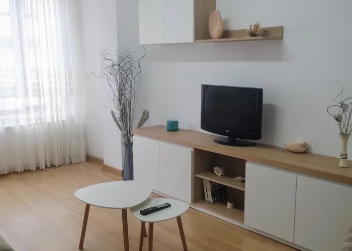 Piso Centrico Con Balcon En Santoña