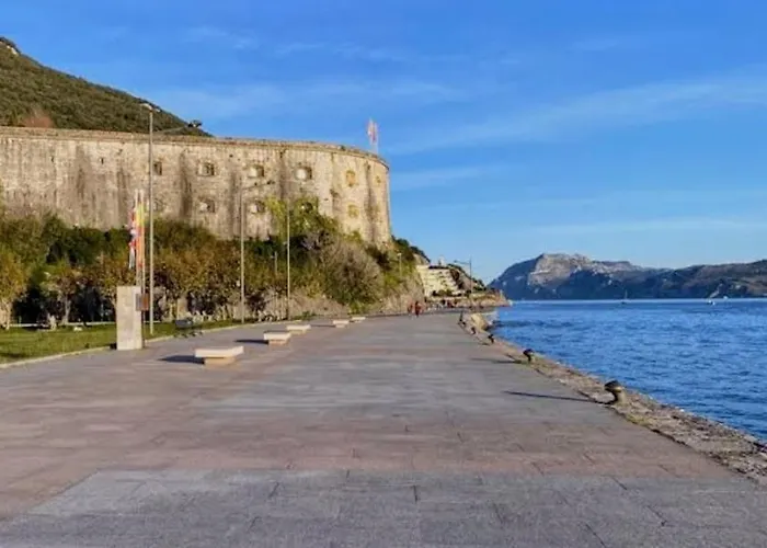 Piso Centrico Con Balcon En 公寓