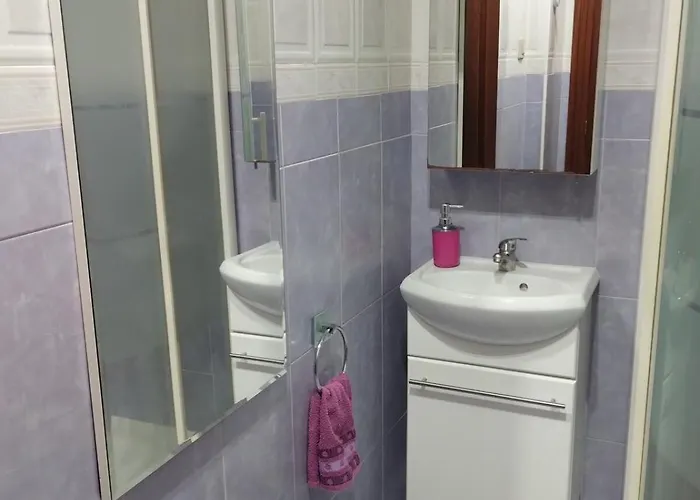 Piso Centrico Con Balcon En