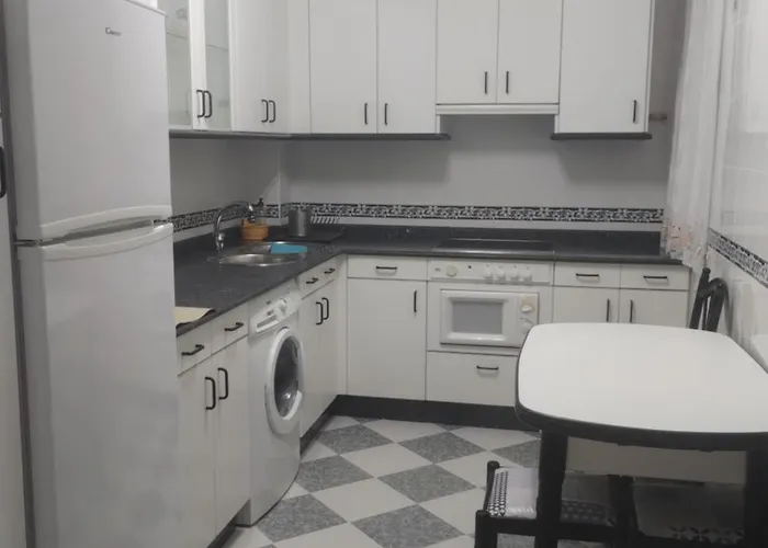 Piso Centrico Con Balcon En *